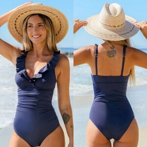 NWT Women's Ruffled V-Neck Slim &‎ Sculpt One Piece Swimsuit SIZE MEDIUM